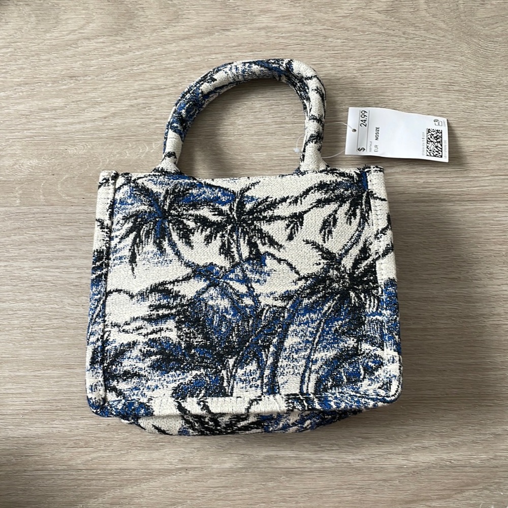 H&M tote bag + crossbody strap.